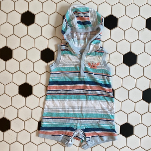 CARTERS | HOODED ROMPER - Picture 1 of 4